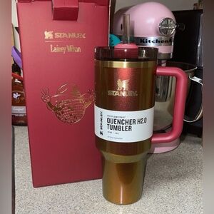 Lainey Wilson Country Gold Stanley